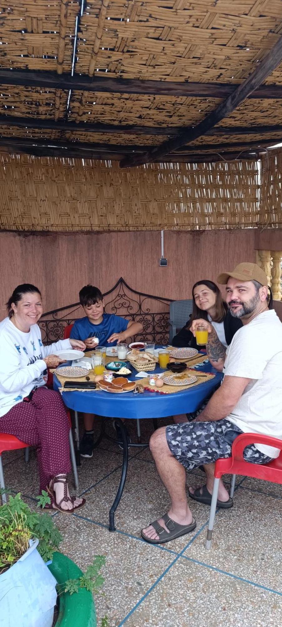 Afgo Hostel Tajda Екстериор снимка
